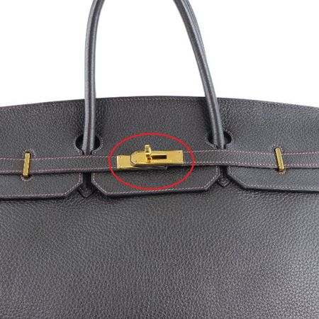 Hermès Birkin的刻印位於帶釦.png